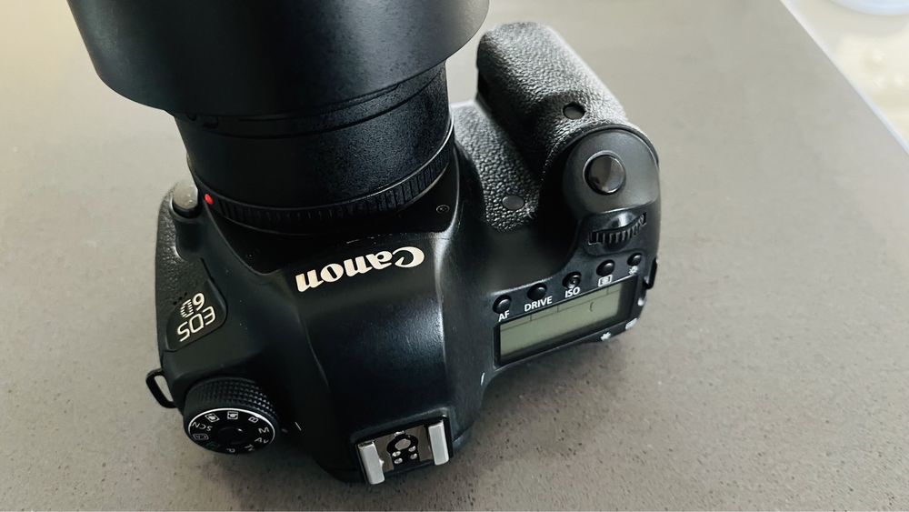 Canon 6d + grip, 100mm Canon macro