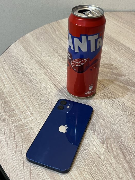 Продам Iphone 12