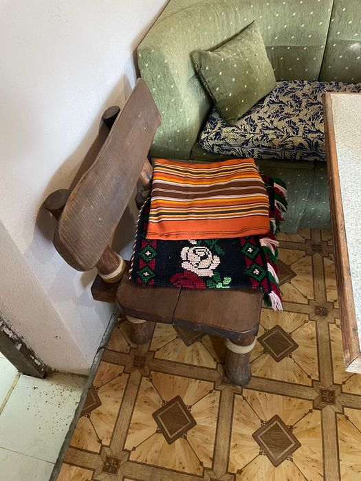 Маса и пейки масивно дърво