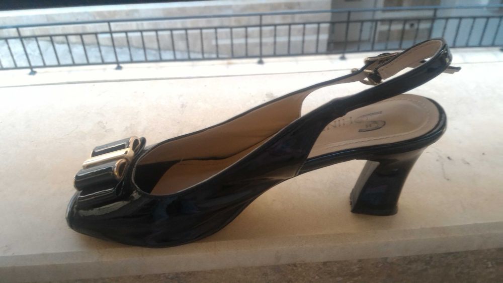 Елегантни, стилни и удобни сандали - лак!