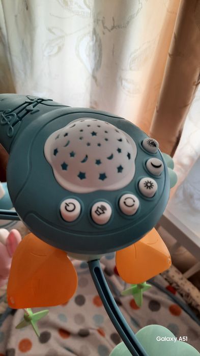 Carusel muzical pentru pătuț