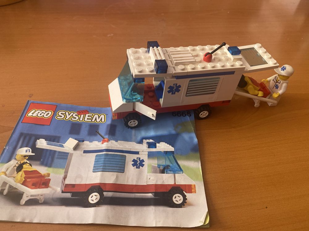 Lego 6666 Ambulance