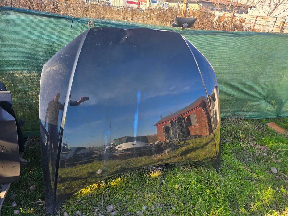 Преден капак за Audi A8 D5 с забележки!