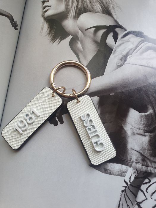 Ключедьржател GUESS
