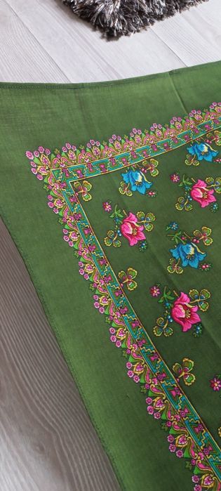 Batic/naframa traditionala verde mustar