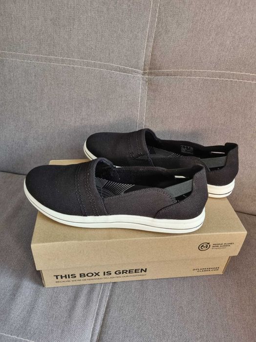 Нови обувки Clarks