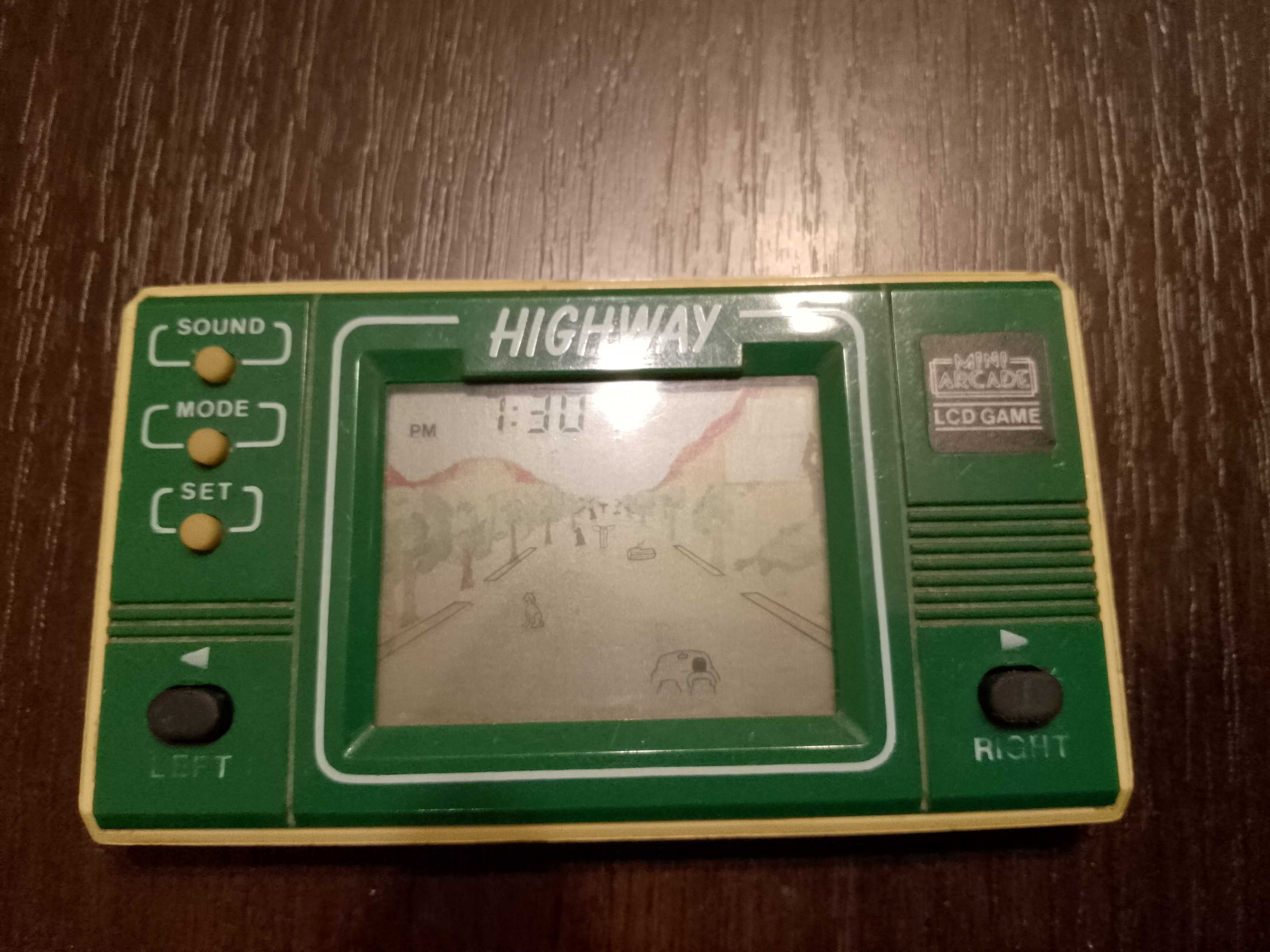 Продавам уникална ретро електронна игра HIGHWAY