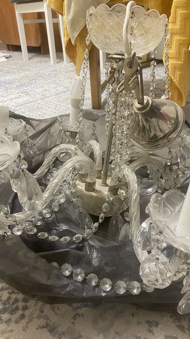 Продам люстру хрустальную