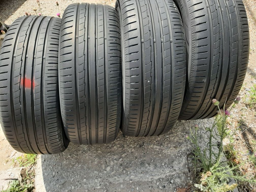 Продам шины 235/55/18 якогама