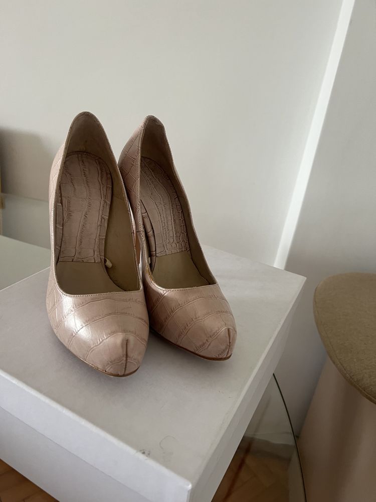 Pantofi din piele cu platforma Zara