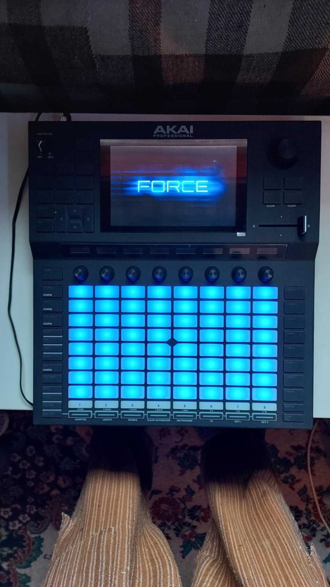 СПЕШНО! Akai FORCE Music Machine