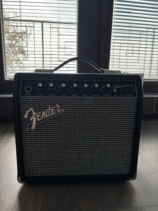 Комлект Fender Squier Affinity Stratocaster+ усилвател Champion-20