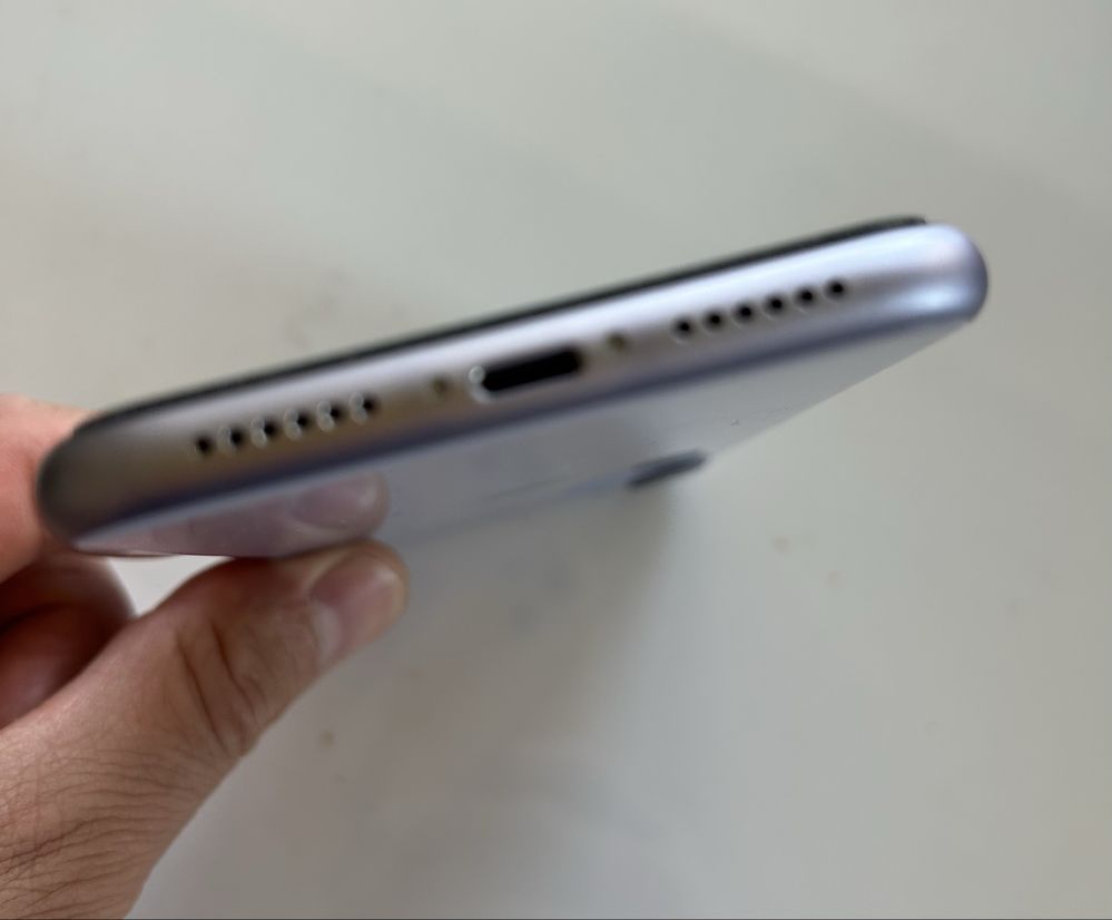 Iphone 11/64gb +5 кейса+5 протектора
