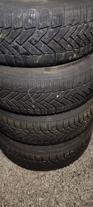 4бр Зимни гуми Мишелин 185 65 15 с джанти