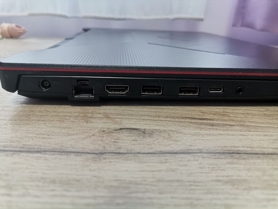 Геймърски лаптоп Asus Tuf 15 144hz