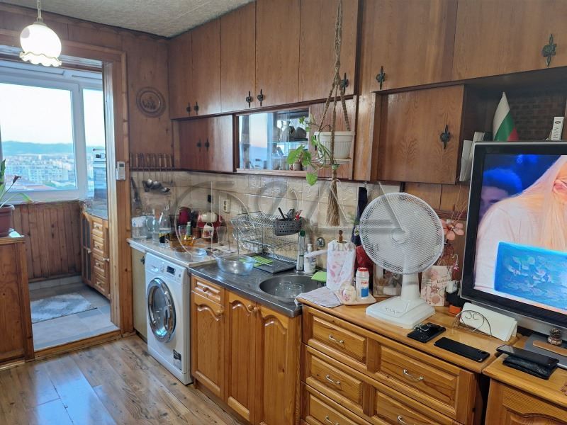 Продава се Тристаен апартамент в София, Люлин 9 - 98 кв.м за 1837 €/кв.м - Снимка #2