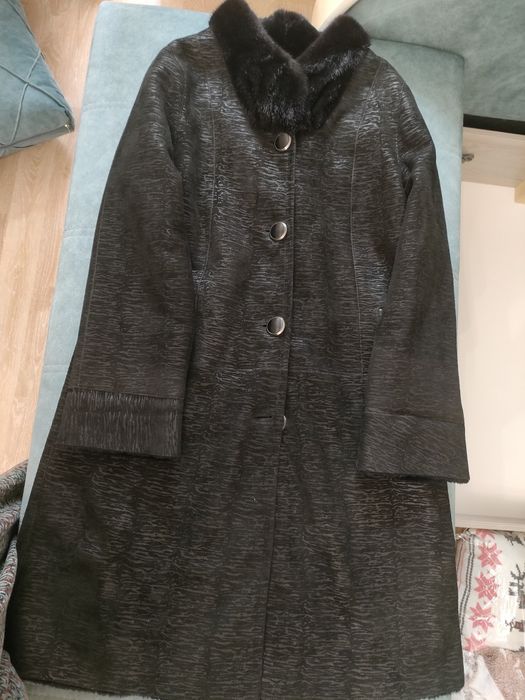 Продам зимнюю дубленку женскую