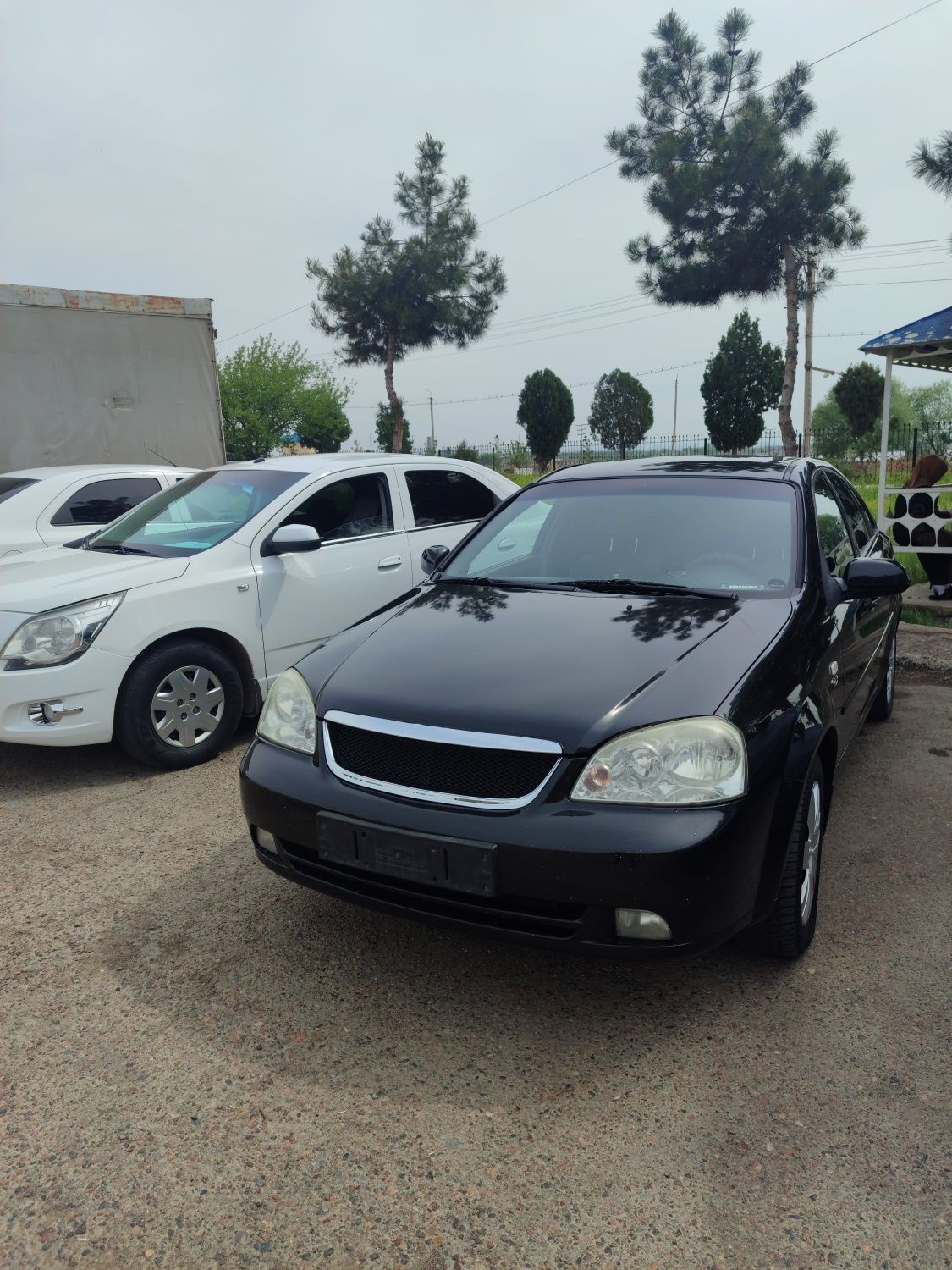 Lacetti 1.8 sotiladi