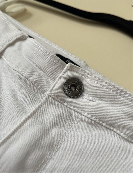 Дамски бял панталон Bershka