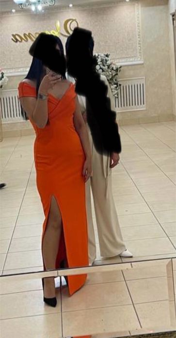 Вечернее платье в трендовом цвете