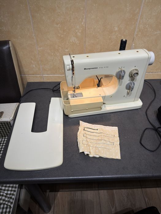 Masina de cusut festonat cu butoniere HUSQVARNA Germania