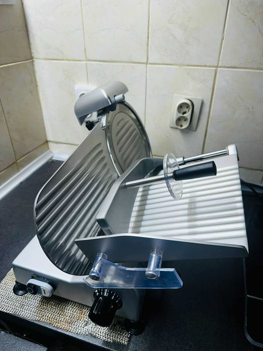 Цялостно оборудване на кулинарен/търговски обект