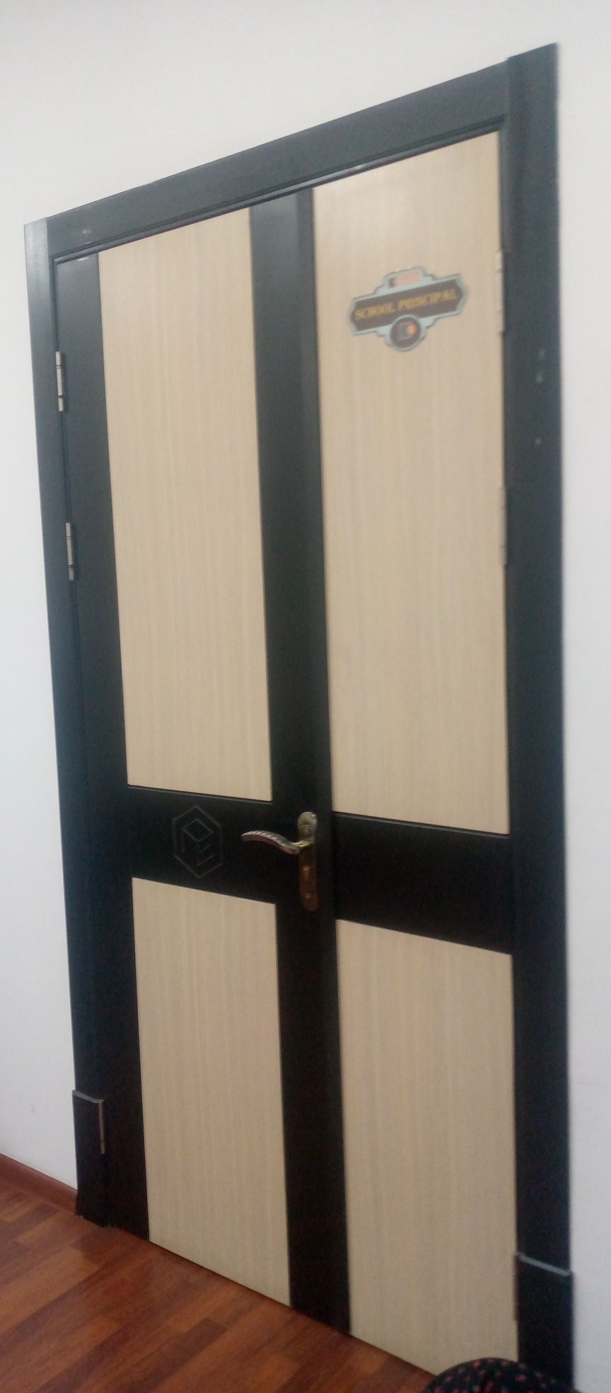 Продам двери с замками