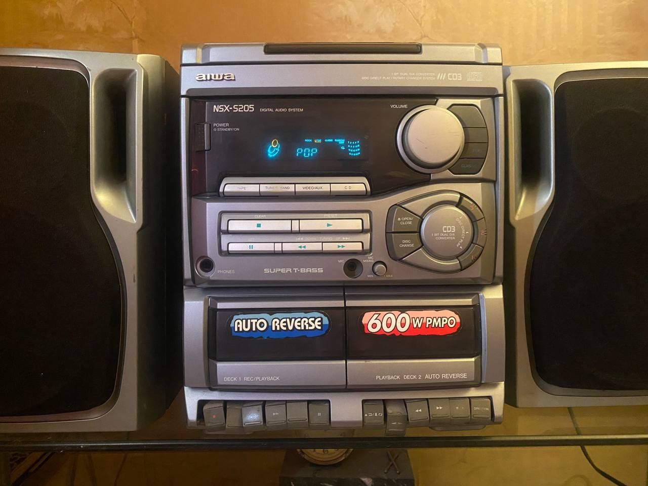Продам муз центр Aiwa