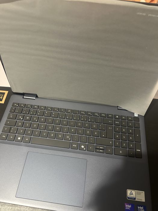 Dell 16 Plus 2-in-1 DB06250 — 32 GB / 1 TB (nou )