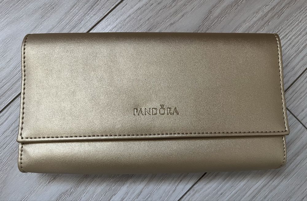 Продам клатч Pandora, новый