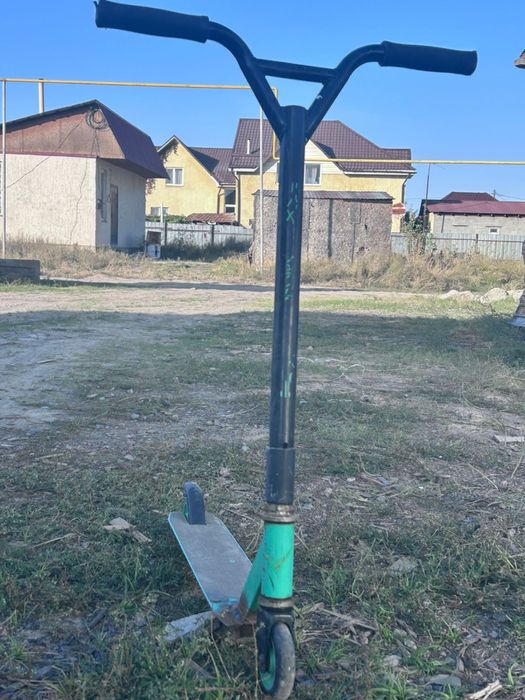 Продам самокат трюковой за 5000тысяч