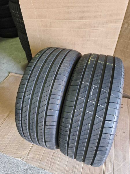 2 Michelin R19 235/40/
летни гуми 
DOT0221