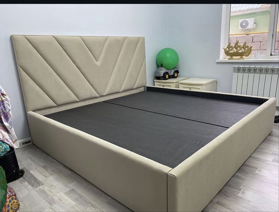 Кровать продается размер 2*2 с матрасом в хорошем состоянии продается