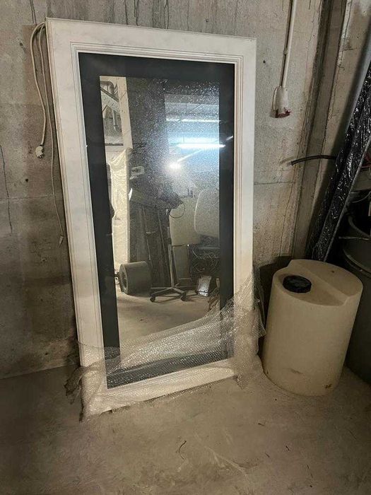 Oglinda frizerie coafor iluminata