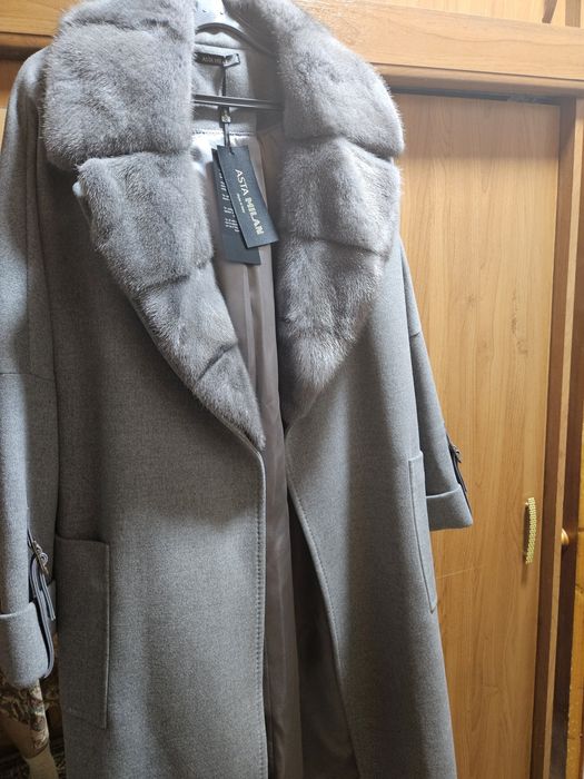 Продам пальто,с норковым воротником