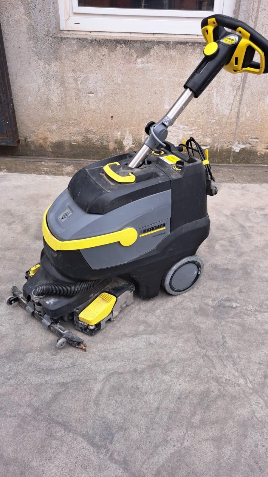 Mașină de spălat pardoseli Karcher BD 38/12 C și BR 35/12 Bp