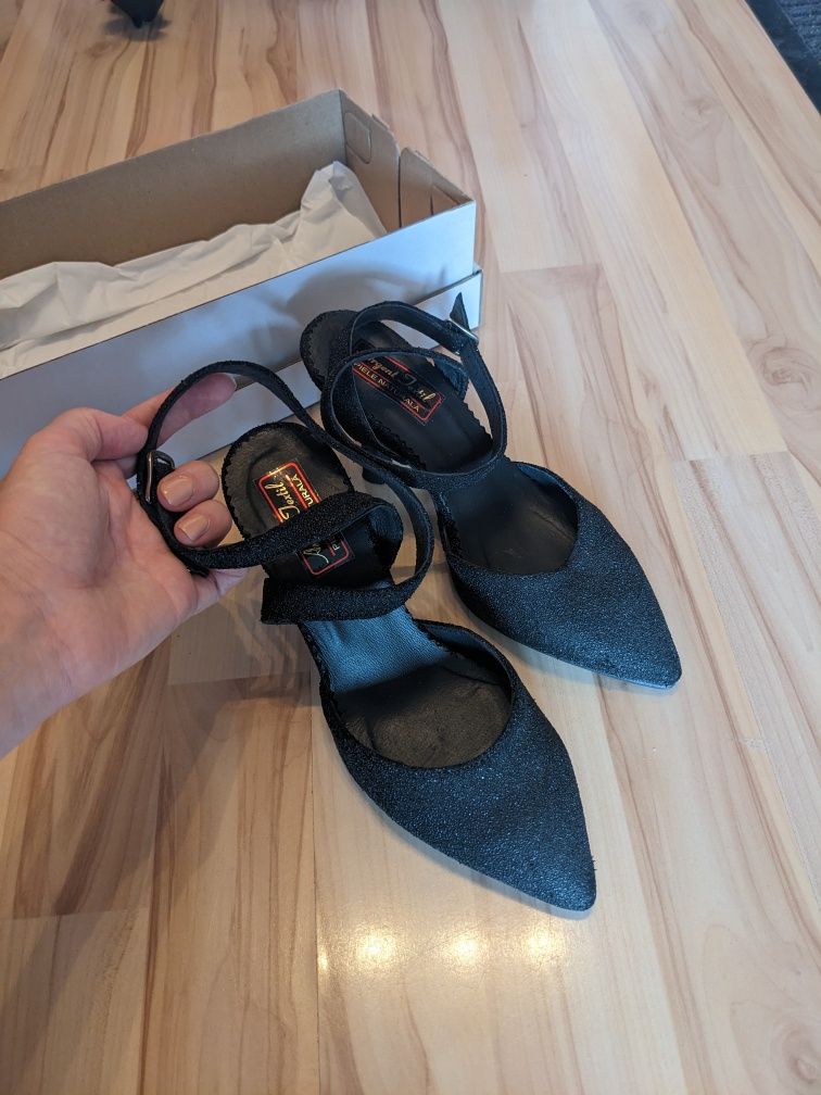 Sandale negre cu sclipici 35