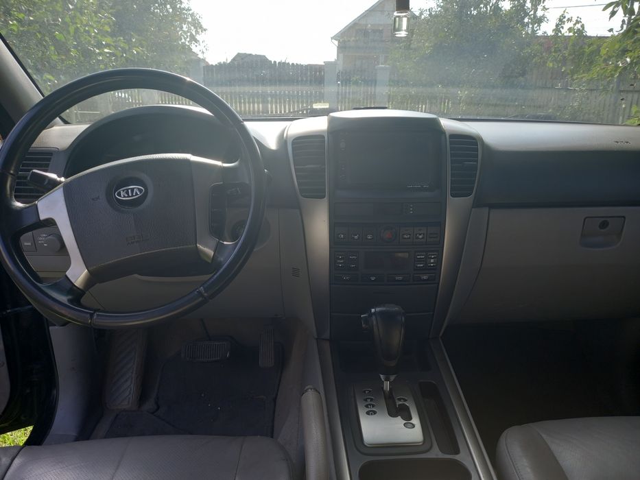 Vând Kia Sorento