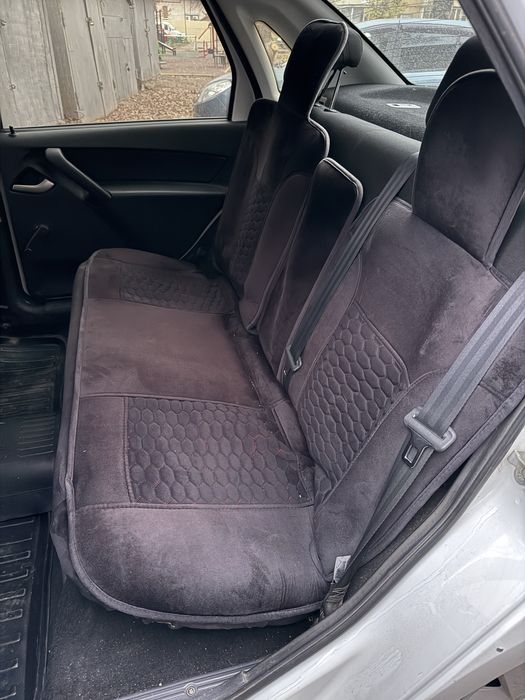 Продал чехлы универсальные на Вазы