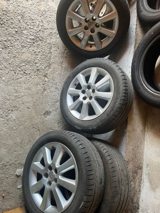Продавам 4  джанти Toyota Avensis 16” с гуми