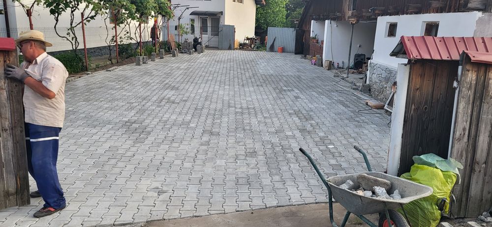 Prestări servicii cu Mini încarcator,miniexcavator, pavaje