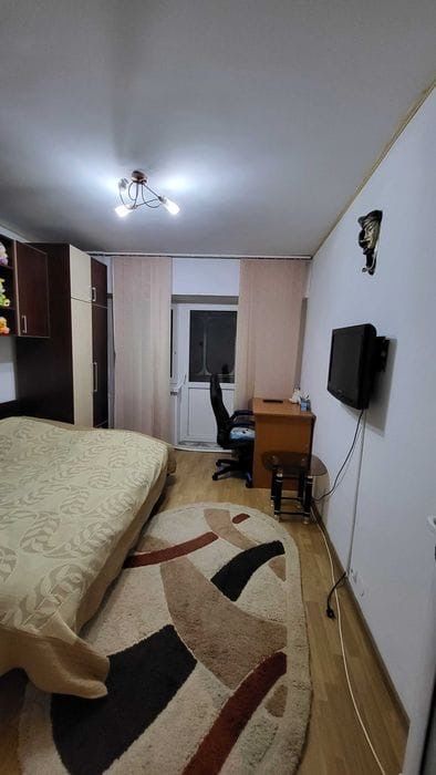 Vând apartament cu două camere în Pietonal