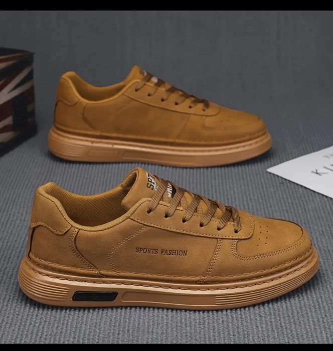 Продам мужскую обувь кроссовки 43