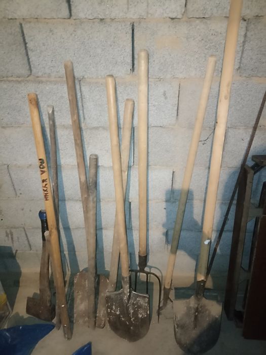 Лопата, вилы, тяпка, лом