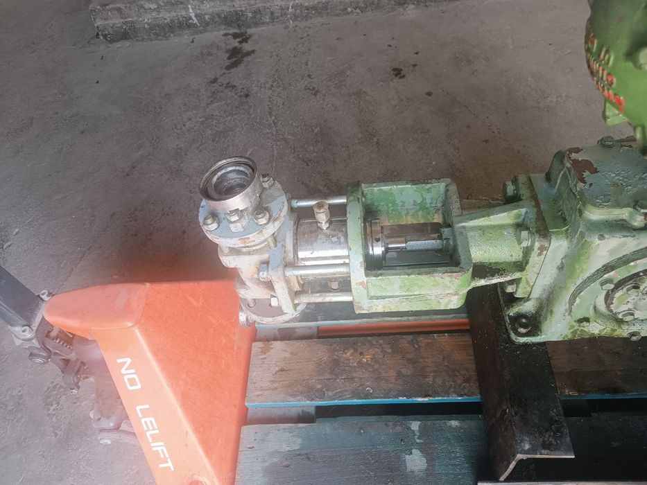 Насос для масла и воды