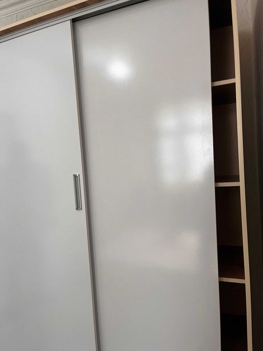 Продаётся шкаф-купе в отличном состоянии!