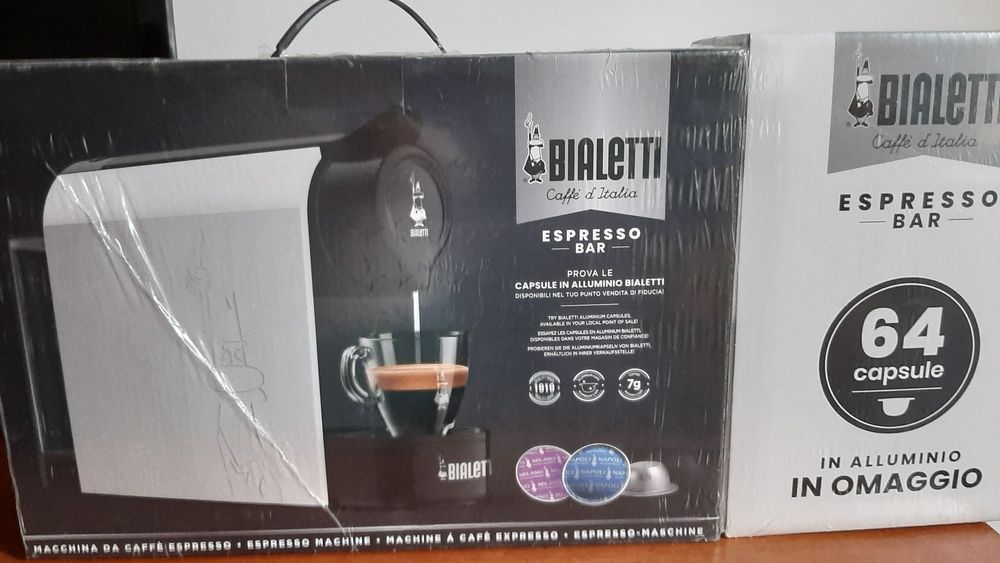 Maşină de cafea  cu  capsule