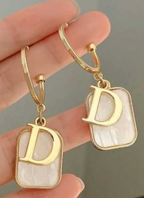 Уникални обици Dior
