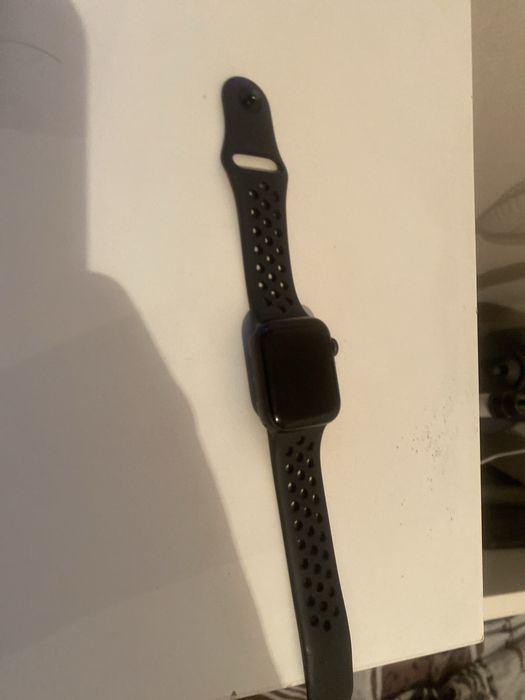 Apple watch 5 40 mm в хорошем состоянии