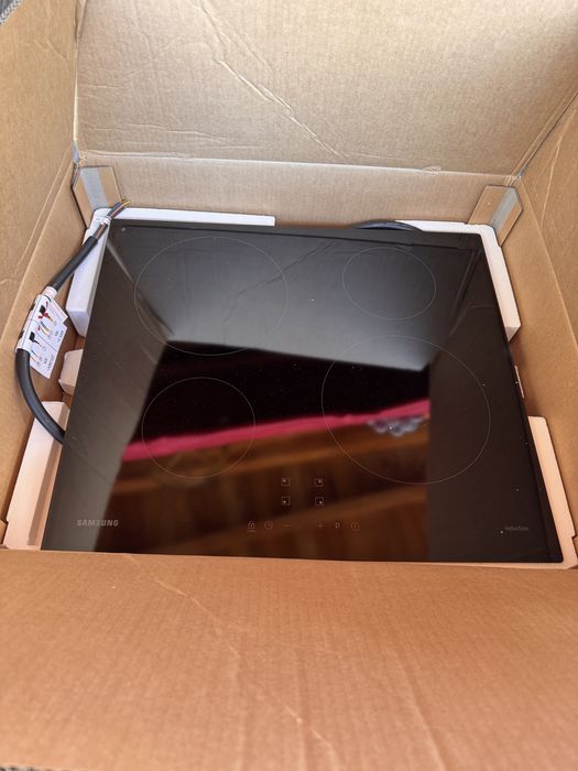 Plita incorporabila inductie Samsung NZ64M3NM1BB/UR,